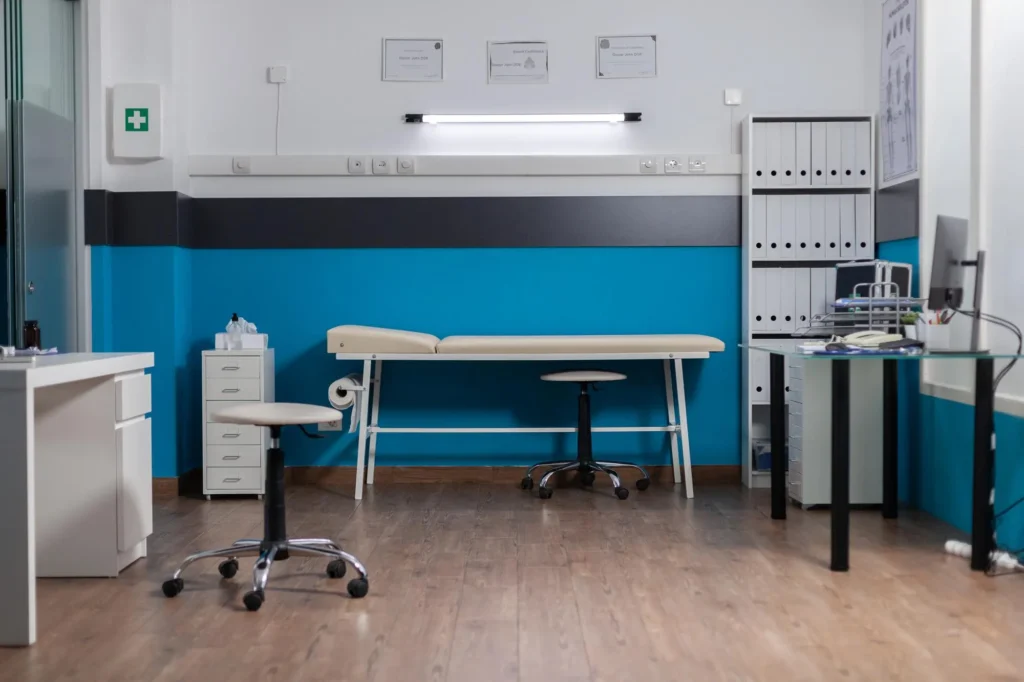 Equipos medicos, escritorios clinicos, mobiliario hospitalario, sillas medicas, sillas clinicas, camillas, camillas para hospitales, equipos clinicos, equipos medicos, pvc, centros hospitalarios, centros medicos, eps, ips, medicina, centros farmaceuticos, farmacias, hospitalizacion, cajones medicos, estantes medicos, escritorios medicos, estanterias farmaceuticas, carros medicos, carros clinicos